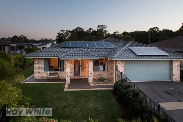 2 Mervyn Crescent, Redland Bay QLD 4165