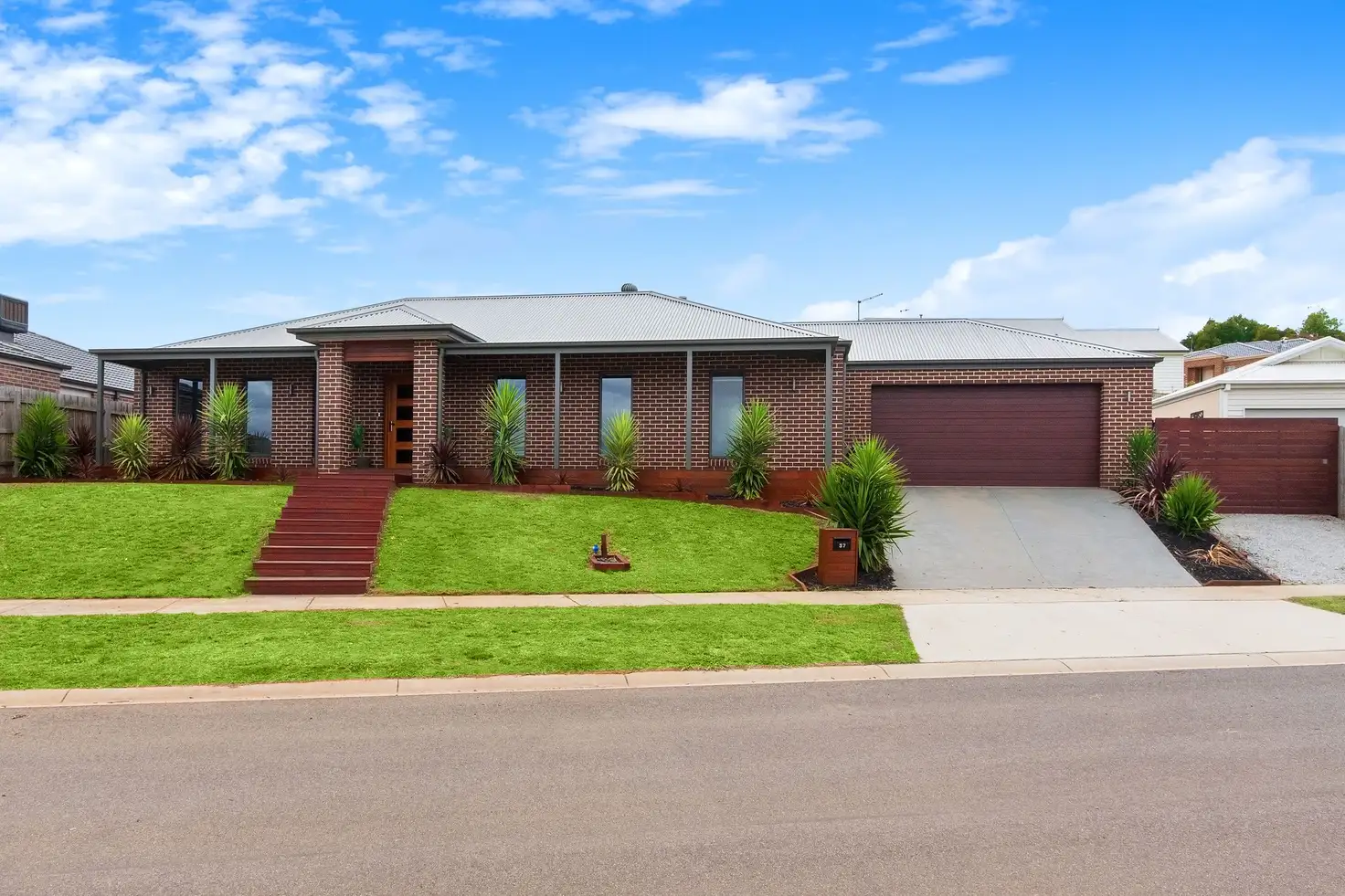 Main view of Homely house listing, 37 Manikato Drive, Drouin VIC 3818