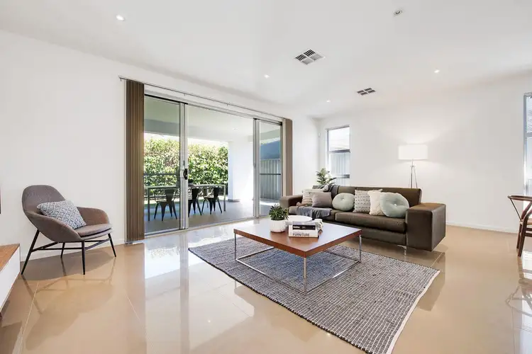 1/3 Dineen Place, West Beach SA 5024