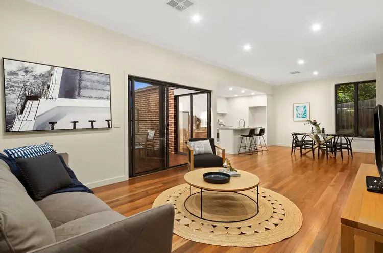2/16 Furneaux Grove, Bulleen VIC 3105