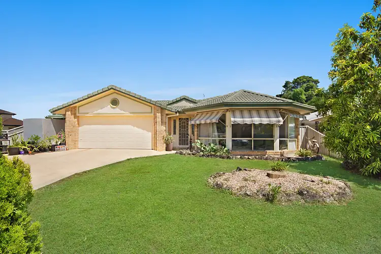 4 Edgewater Close, Yamba NSW 2464