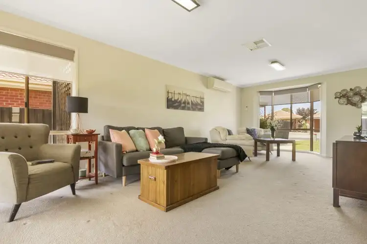 2 Inns Place, Hoppers Crossing VIC 3029