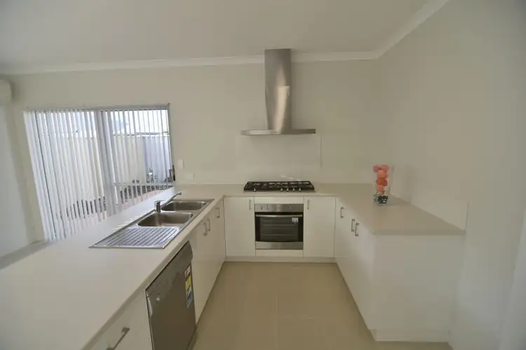 31B Kurrajong Boulevard, Banksia Grove WA 6031