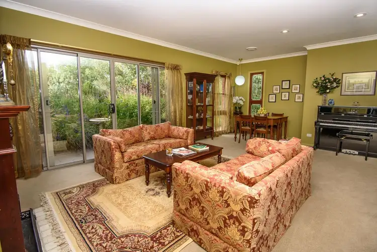 Sixth view of Homely house listing, 8 Huaba Close, Robin Hill NSW 2795