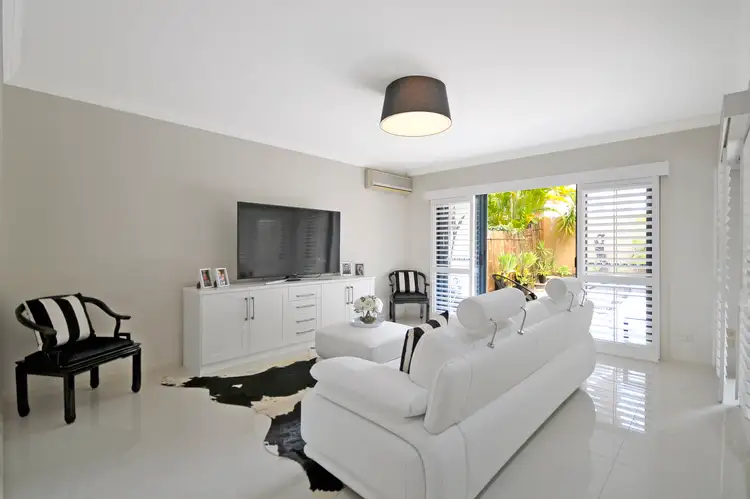 21/117 Palm Meadows Drive, Carrara QLD 4211