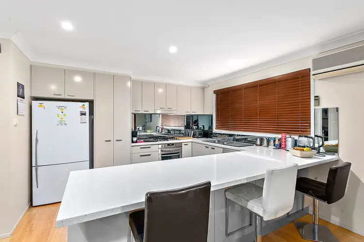 7 Downes Drive, Albion Park NSW 2527