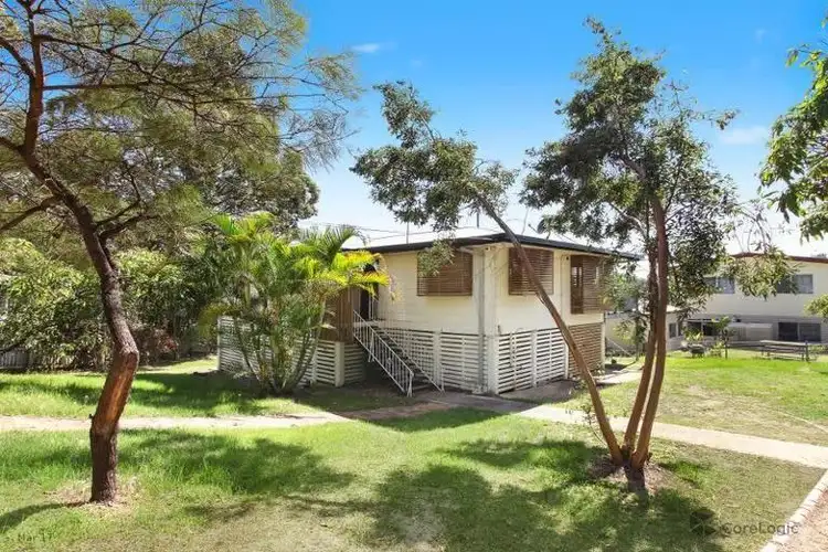 70 Woomera Crescent, Southport QLD 4215