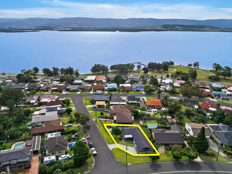 2 Wood Avenue, Mount Warrigal NSW 2528