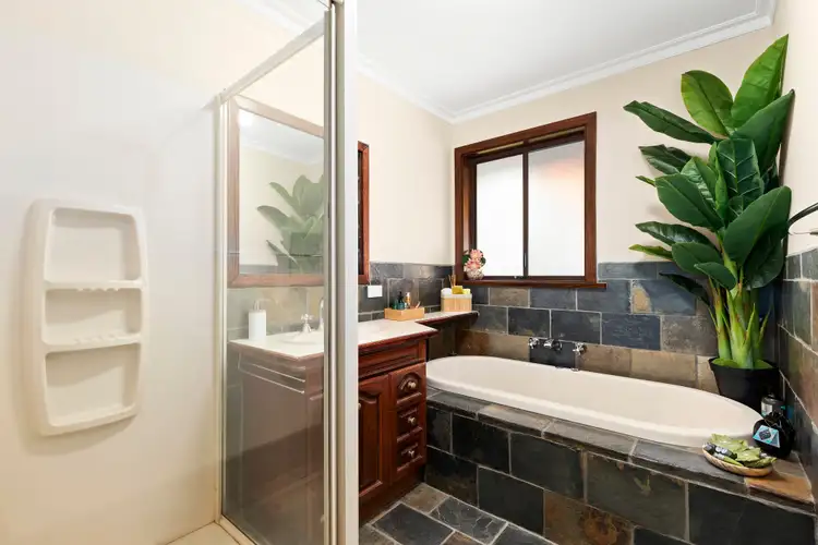 Fifth view of Homely unit listing, 2/197 Waverley Road, Mount Waverley VIC 3149