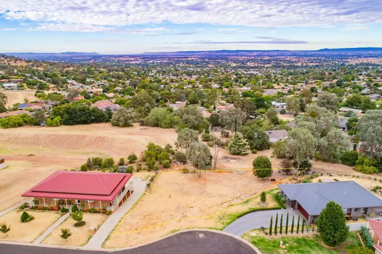 6 Paris Place, Cowra NSW 2794