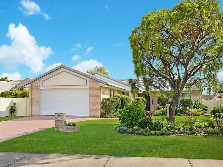 11 Sir Joseph Banks Drive, Pelican Waters QLD 4551