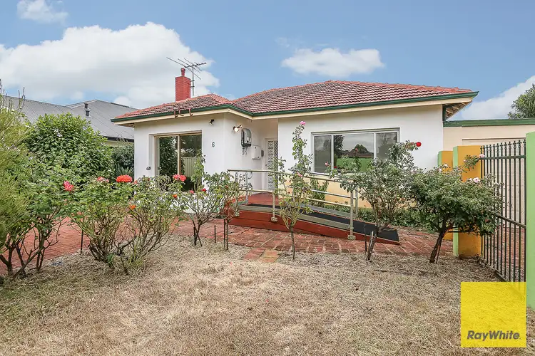 6 Burnett Road, Manning WA 6152