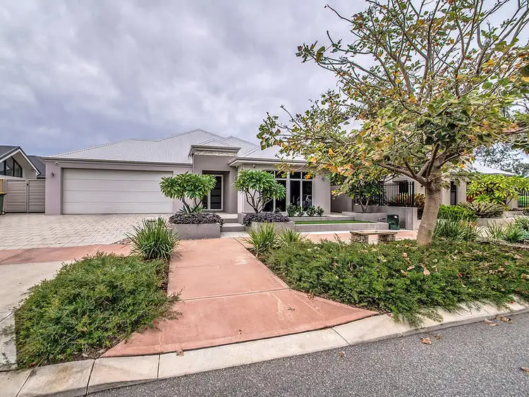 4 Pexton Drive, South Guildford WA 6055