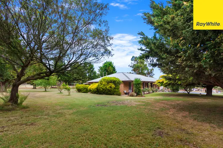 4 Fairway Drive, Drouin VIC 3818
