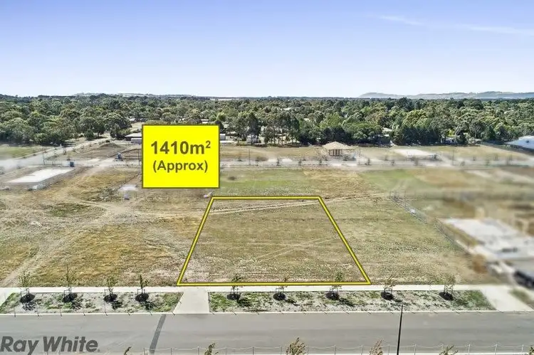 50 Greenfields Boulevard, Romsey VIC 3434