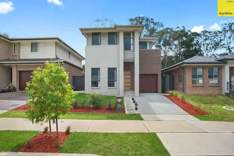 .32 Fishburn Street, Jordan Springs NSW 2747