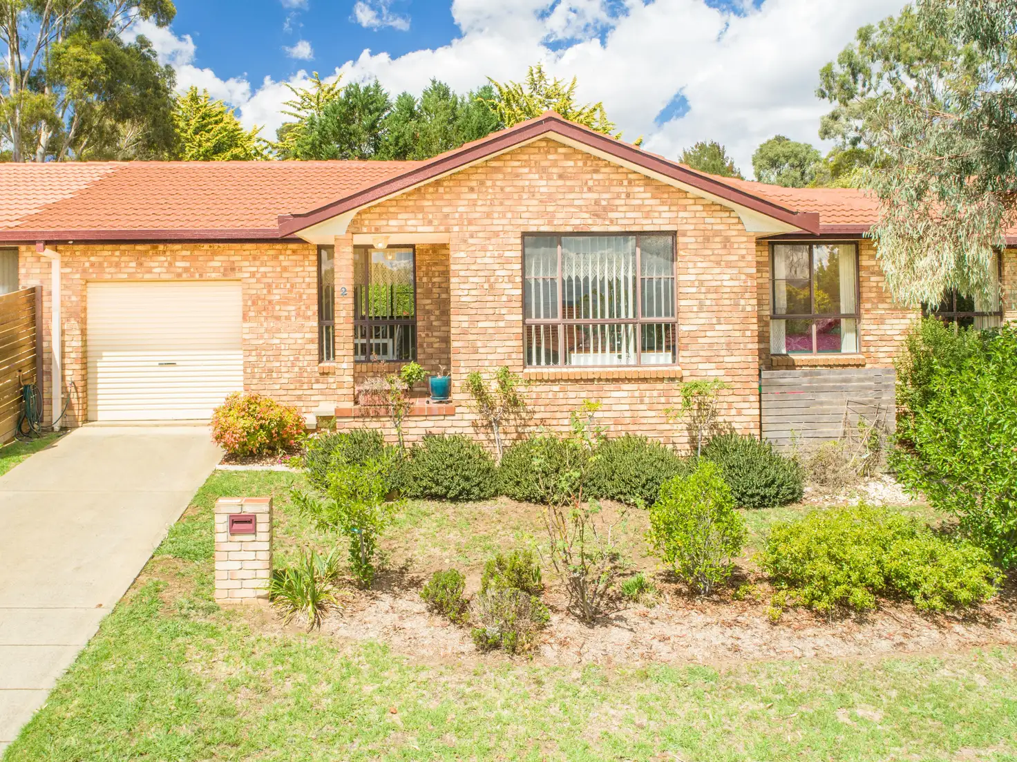 Main view of Homely unit listing, 2/11 The Boulevarde, Armidale NSW 2350