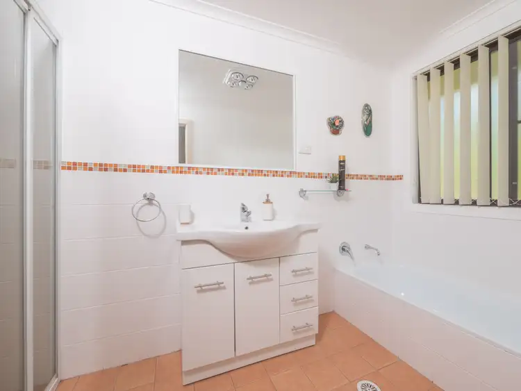 Sixth view of Homely unit listing, 2/11 The Boulevarde, Armidale NSW 2350