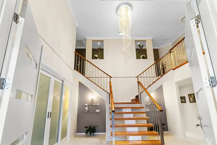 28 Magnetic Place, Redland Bay QLD 4165