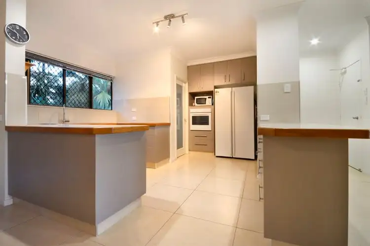 4/2 Eshelby Drive, Cannonvale QLD 4802