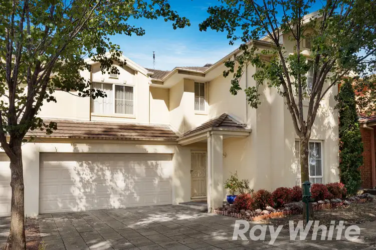4 St Claire Walk, Doncaster East VIC 3109