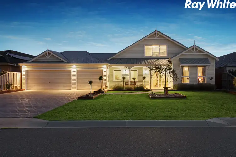 11 Whiteley Way, Pakenham VIC 3810
