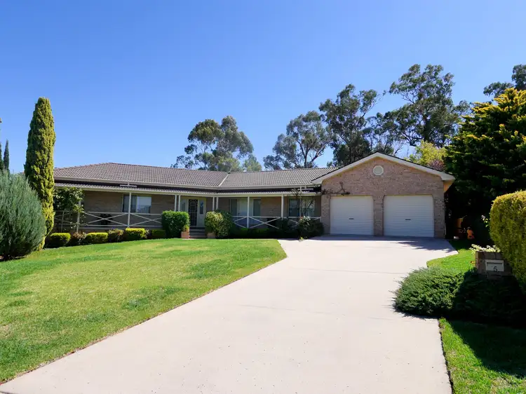 5 Banksia Close, Cowra NSW 2794