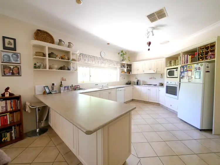 Sixth view of Homely house listing, 5 Banksia Close, Cowra NSW 2794