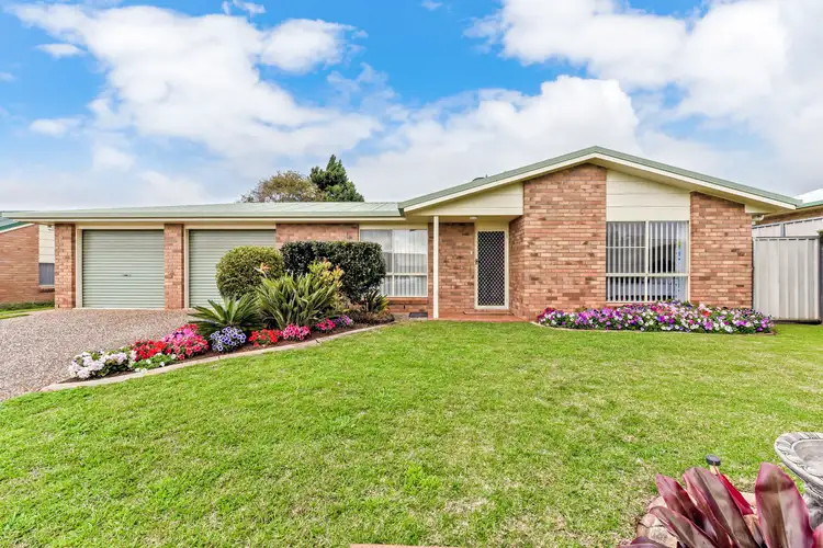 8 Donna Court, Kearneys Spring QLD 4350