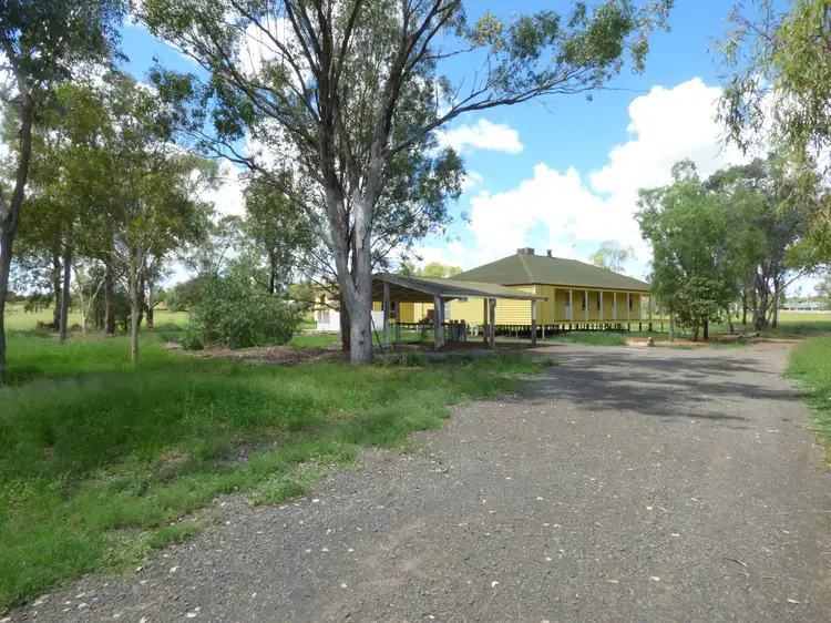32 Clayton Road, Roma QLD 4455
