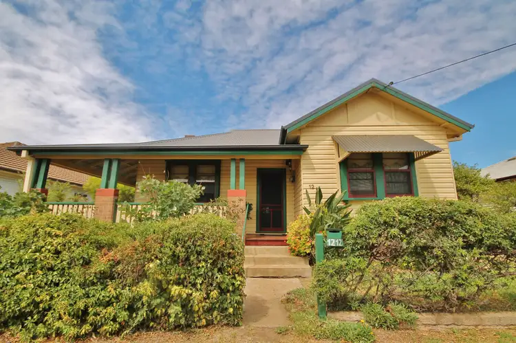 12 Miro Street, Young NSW 2594