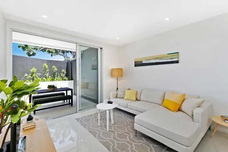 Main view of Homely apartment listing, 1/22 Bay Terrace, Wynnum QLD 4178
