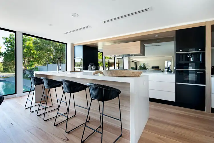 5 Moola Court, Broadbeach Waters QLD 4218