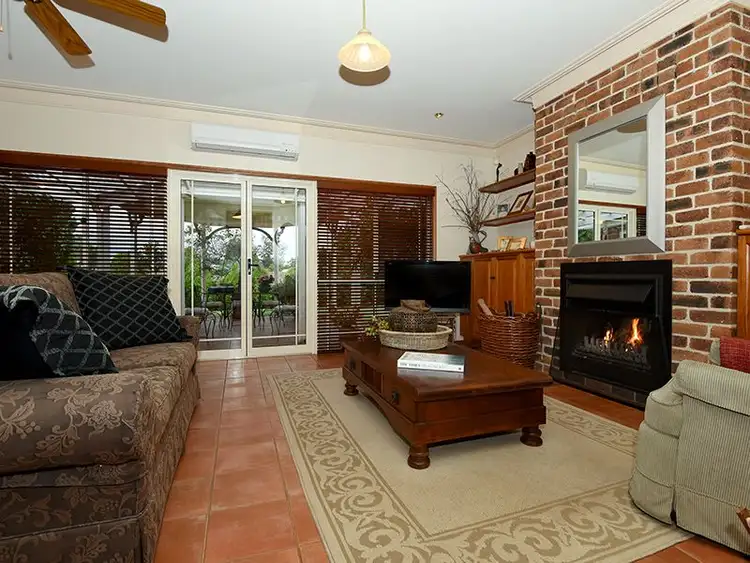 Fifth view of Homely house listing, 2 Emerald Court, Middle Ridge QLD 4350