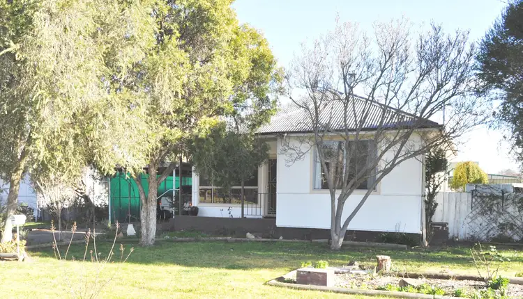 27 Hay Street, Cootamundra NSW 2590