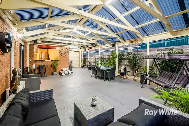 19 Stephellen Way, Cranbourne West VIC 3977