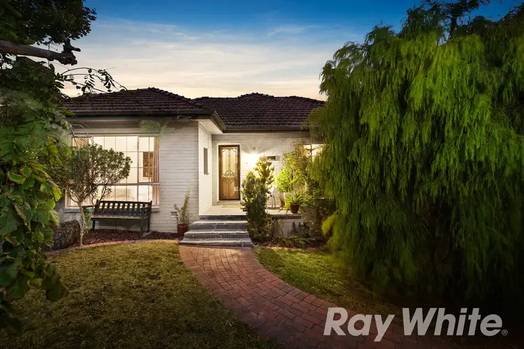 18 Moorwatha Street, Macleod VIC 3085