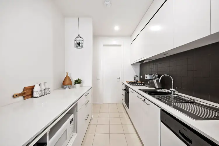 Fourth view of Homely apartment listing, 2/136 Ernest Jones Drive, Macleod VIC 3085