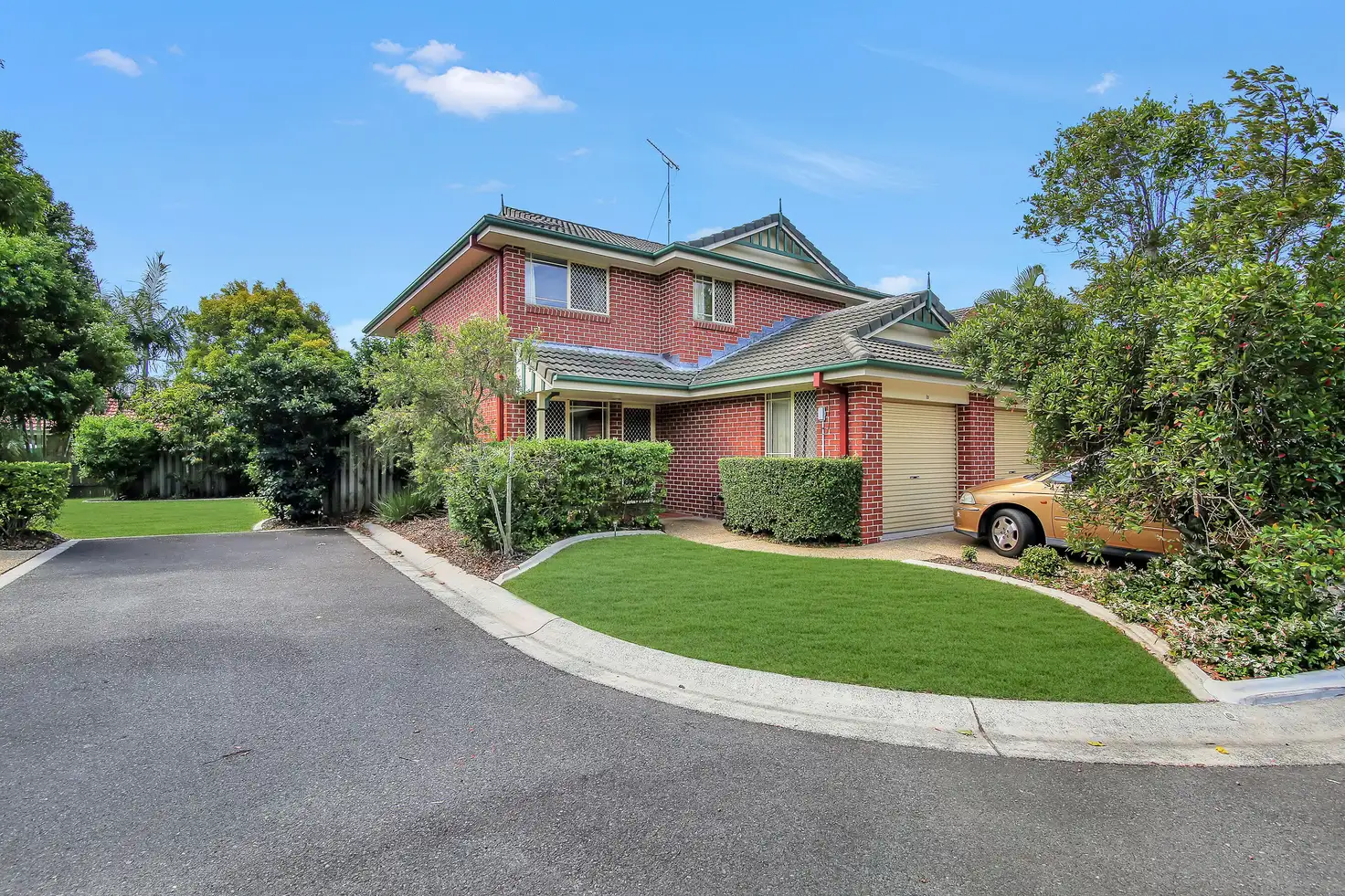 Main view of Homely townhouse listing, 10/400 Pine Ridge Road, Coombabah QLD 4216