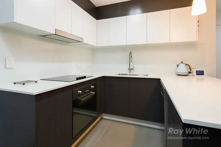 Third view of Homely unit listing, 2/16 Selborne Street, Mount Gravatt East QLD 4122