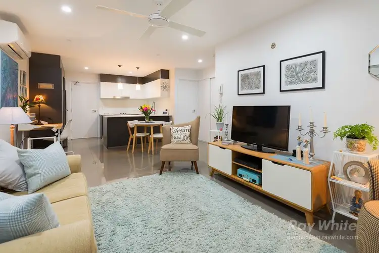 Fifth view of Homely unit listing, 2/16 Selborne Street, Mount Gravatt East QLD 4122