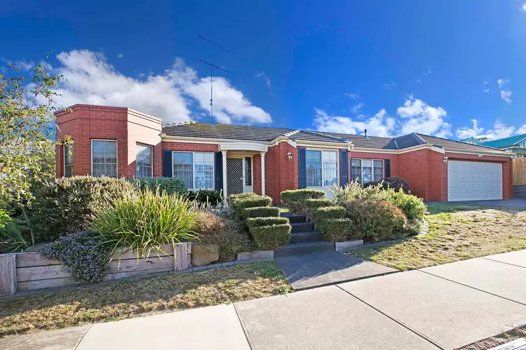 4 Augustine Drive, Highton VIC 3216