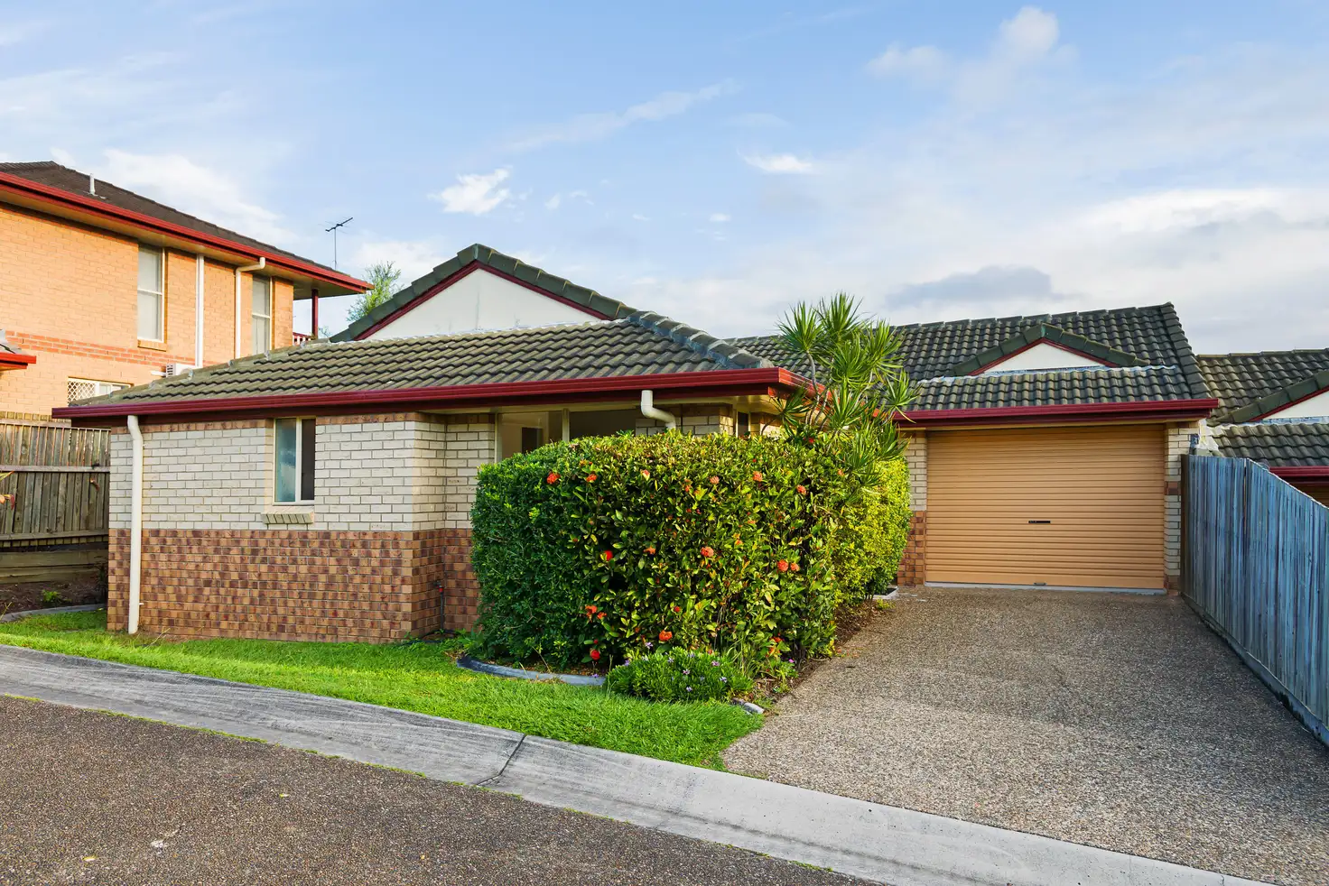 Main view of Homely townhouse listing, 27/15 Erindale Close, Wishart QLD 4122