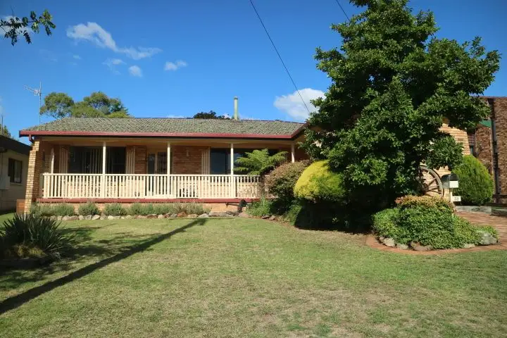Main view of Homely house listing, 33 Lindsay, Glen Innes NSW 2370