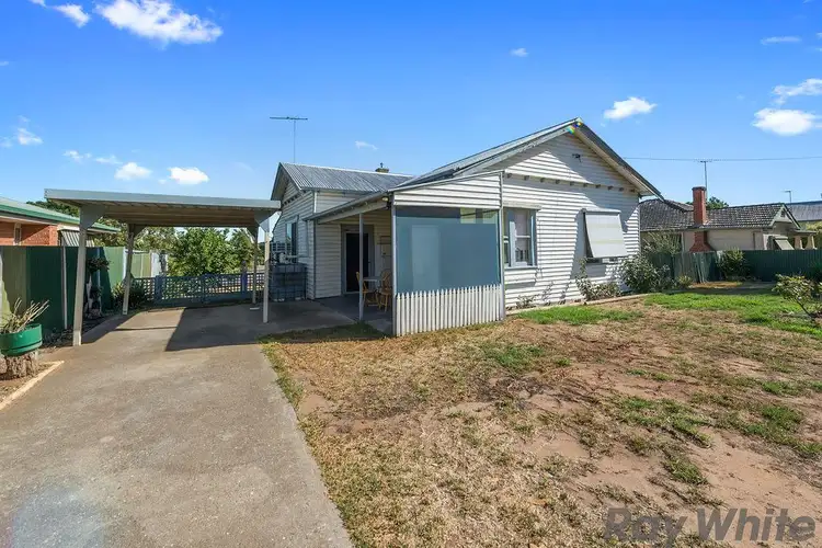 9 Airlie Street, Corowa NSW 2646