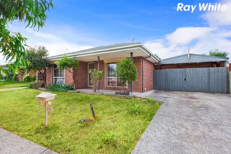 8 Claire Close, Pakenham VIC 3810