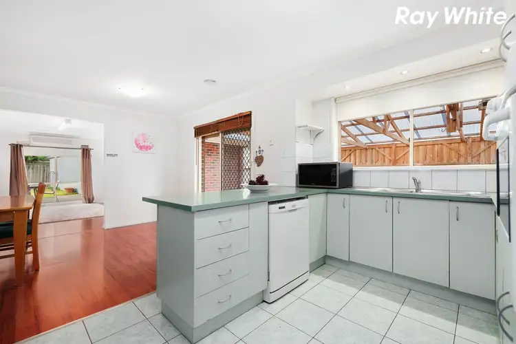 Fifth view of Homely house listing, 8 Claire Close, Pakenham VIC 3810