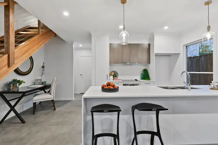 Third view of Homely townhouse listing, 2/7 Albert Street, Annerley QLD 4103