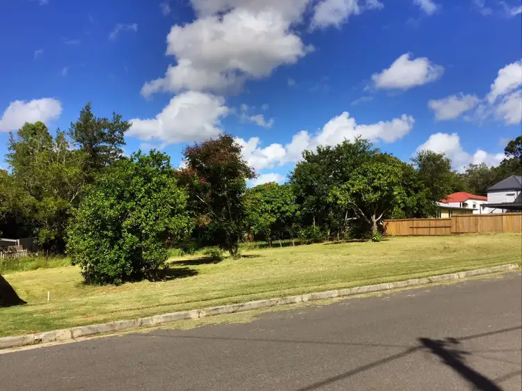 5 Jones Road, Bundamba QLD 4304