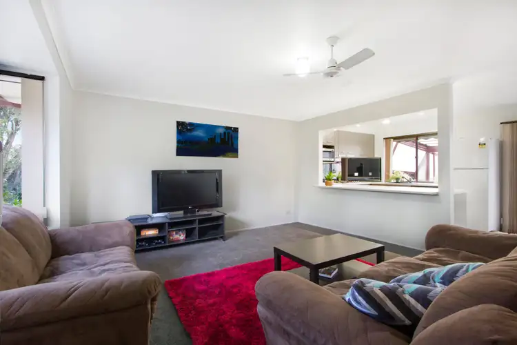 Second view of Homely house listing, 33 Earnshaw Drive, Carrum Downs VIC 3201